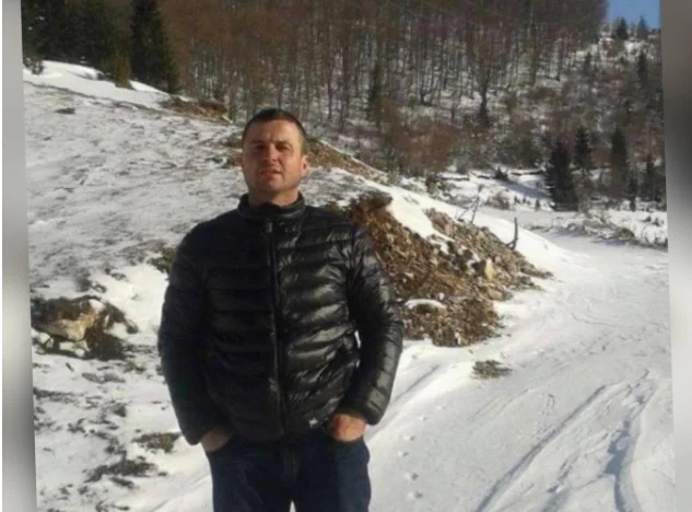 Ehemaliger Soldat der KLA stirbt in Rugova Peja, nachdem er von Eiche getroffen wurde
