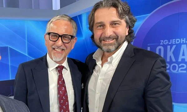 Télévision: Rama progrès remercie les supporters et Arben Année