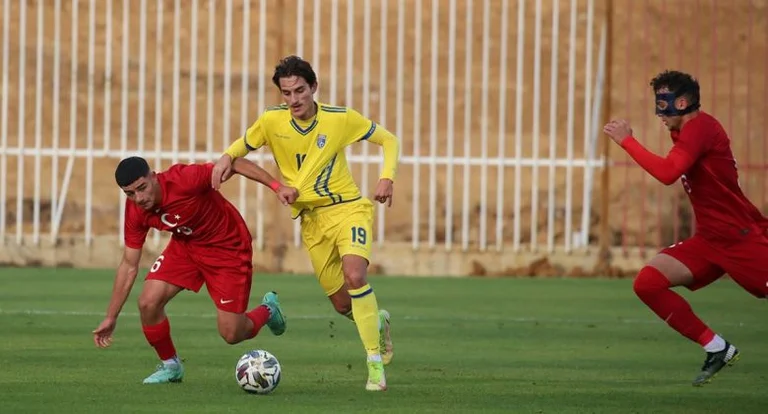 Kosovo National U17 verliert zuerst freundlich von Türken ein Jahr älter