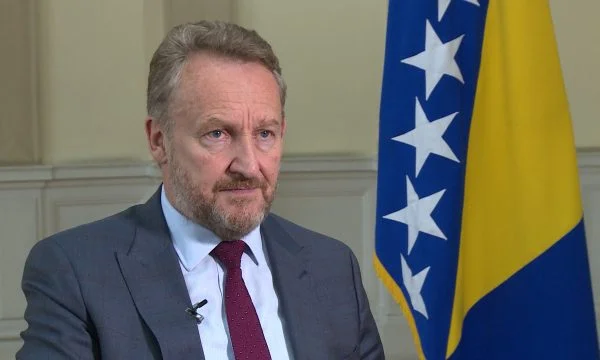 Izetbegovic : Génocide commis par Milosevic, seul lien entre le Kosovo et la Republika Srpska