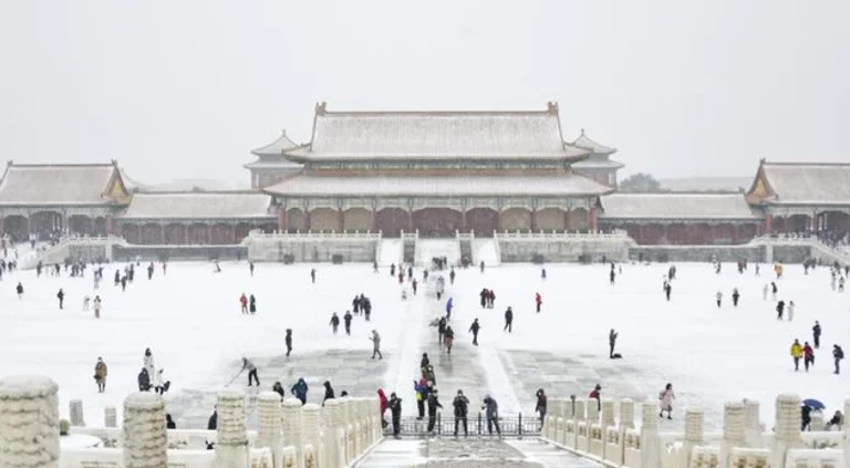 Schnee erreicht China Früh