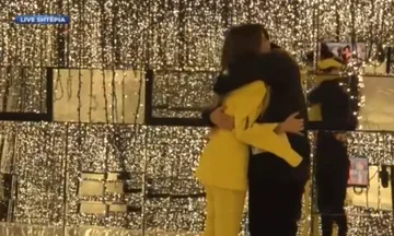 Montrant l'amour entre DJ PM et Sarah, Big Brother surprend les deux
