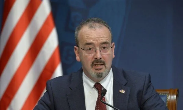 Kosovos Einladung zum Gipfeltreffen für Demokratie: US-Botschafter für Serbien Überraschung Menschen