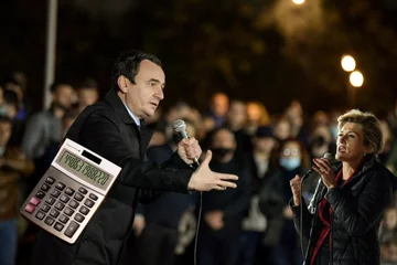 Albin dicta: VV dice que Mimoza Kusari Lila da a Gjakova ocho años extra por cuatro años