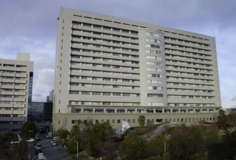 In Japan seit 30 Jahren trank ein Krankenhauspersonal Toilette Wasser, ohne es sogar zu wissen.