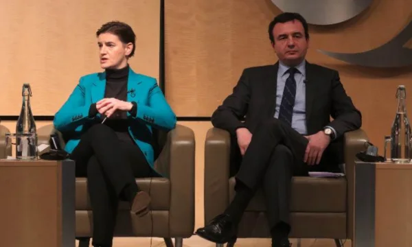 Macron accueille le Forum pour la paix à Paris, le Premier Ministre Kurti et Bernabiq sont invités