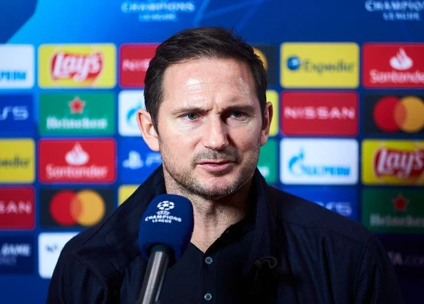 Lambard kann der nächste Trainer des englischen Rasica sein, der heute Verhandlungen mit Norwich aufgenommen hat.
