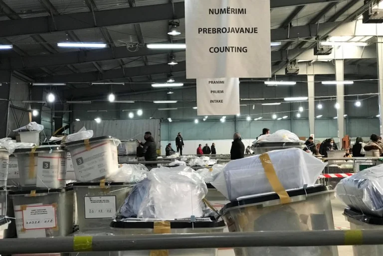 Assemblaggio: 500 posti da raccontare
