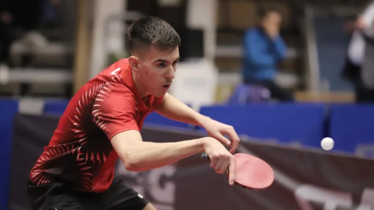 Fatih Karabajaku représente le Kosovo au Championnat d'Europe individuel pour U21