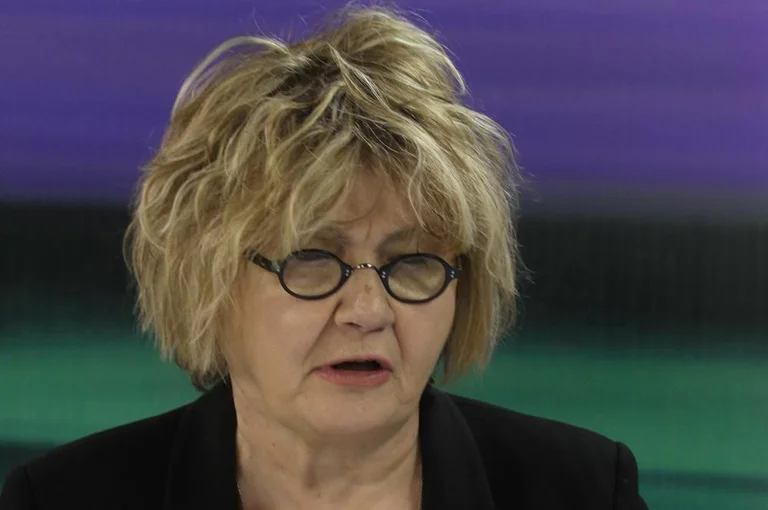 Rada Trajkovic: Zizek, lodi preferiti dai media russi Albin Kurti