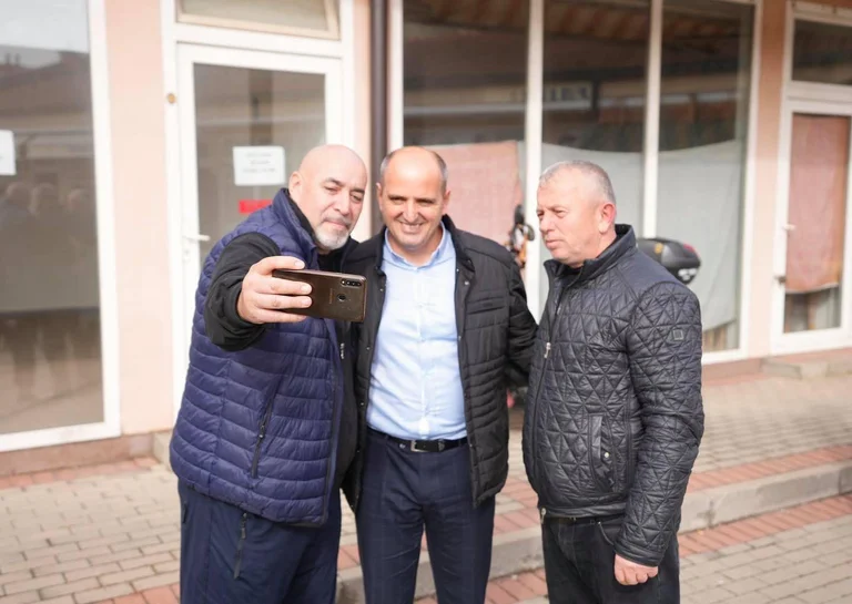 Dr. Ekrem Hysen im Einklang mit den Anforderungen von Lypane-Händlern