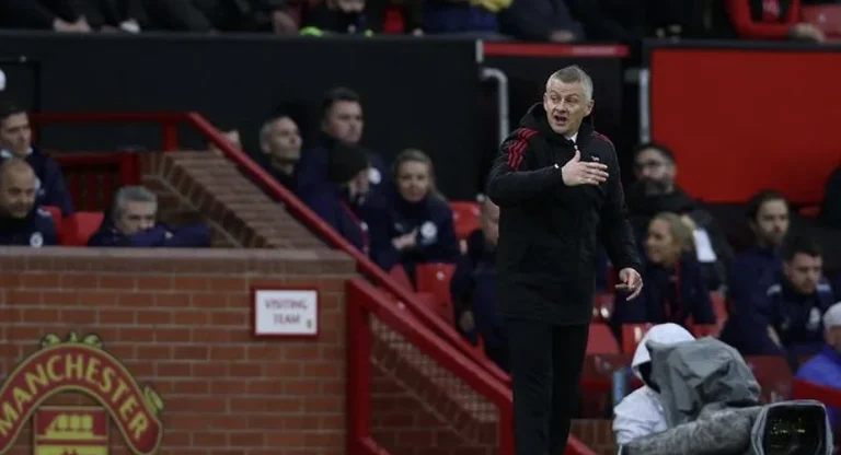 Le rapport interne inquiétant montre la situation à Man United après avoir perdu Man City