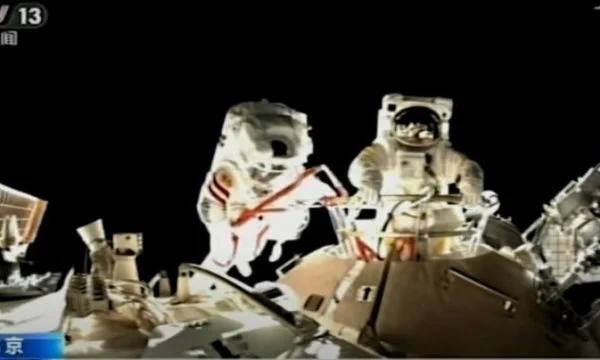 Primo Astronauta cinese termina a piedi nello spazio