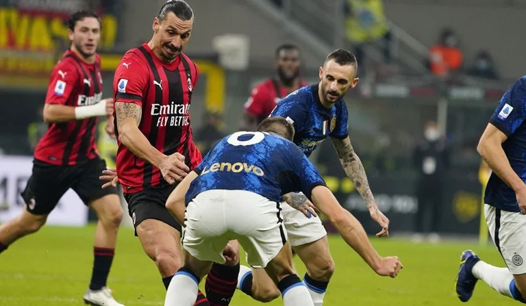 Shutting down baras öDerby della Madonina é remains at seven points the difference between Milan and Inter