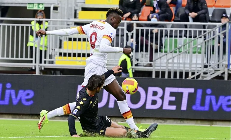 Double fall in Venice, Mourinho's Rome suffers next defeat in Serie A