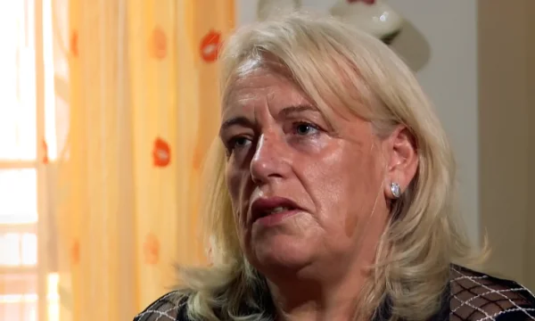 40 Jahre alt von Pristina bis Mutter 15 Kinder