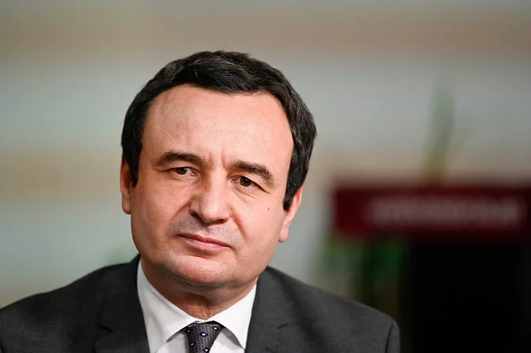 Azemi, Kryeministrit: Pse nuk e ndihmuat familjen Matoshi e cila humbi djalin 6 vjeçar?
