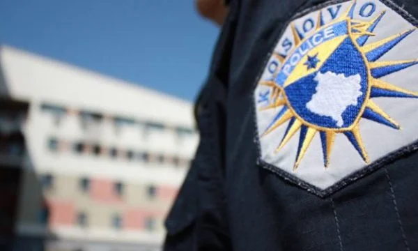 Prishtinasja rrahet nga burri, i dyshuari lirohet në procedurë të rregullt