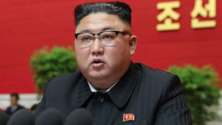 Koreja e Veriut gjuan dy raketa balistike në Detin e Japonisë