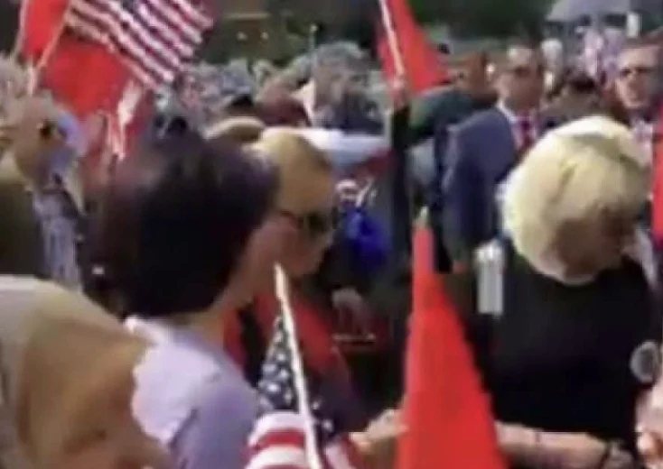 Des femmes du Kosovo, de Croatie, de Bosnie protestent à New York contre les crimes serbes