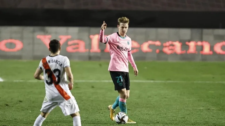 Rayo Vallecano Barcelona: I nomi di 22 giocatori di calcio che giocano nel primo flash