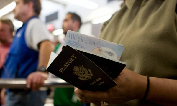 Primer pasaporte de género neutral se expide en los Estados Unidos