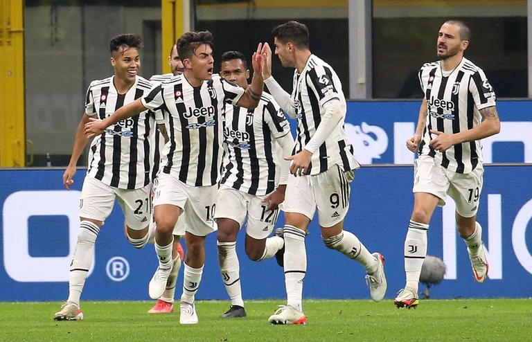 Yu-Sasuolo: Questi sono 22 giocatori di calcio che vedremo in campo nel primo minuto.