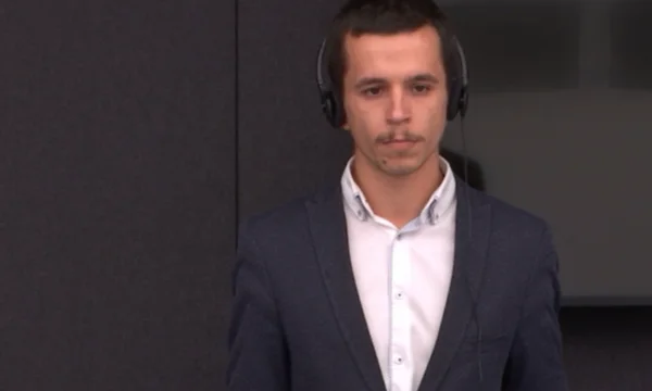 Giornalista Berisha: Come sei anni ho lasciato la guerra, ho camminato sopra cadaveri senza pane o acqua