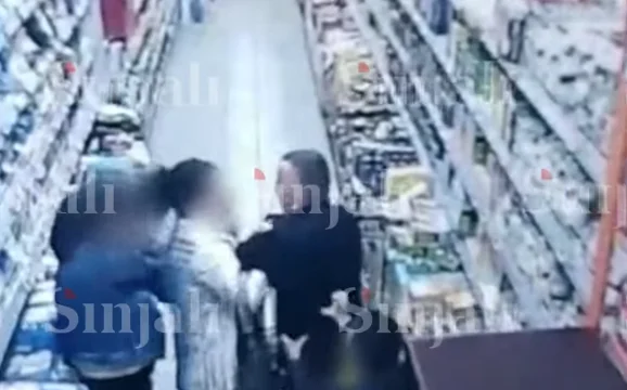 La Corte cerca l'esame psichiatrico dell'uomo che batte la moglie sul mercato