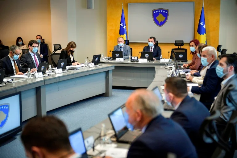 Il governo del Kosovo stanzia 100 euro per i pensionati di novembre