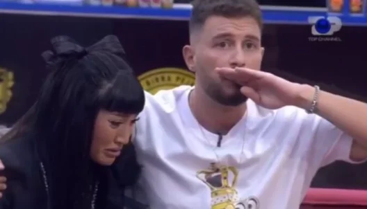 Sam bajo ataque de pánico, Arbana Osmani corta la conexión directa