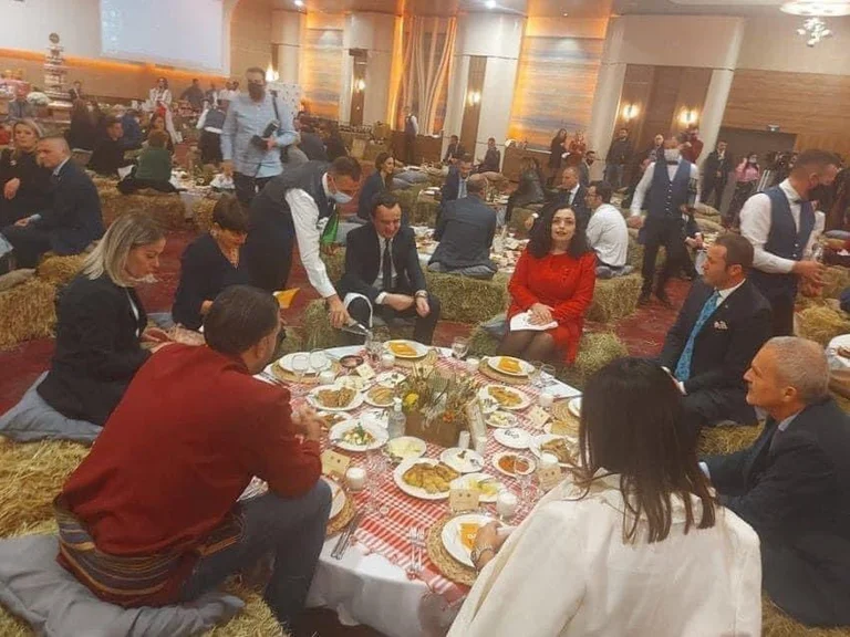 Professore Onorato del Lama Evening Meal: La follia dei Borders