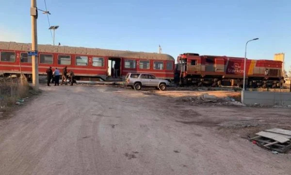 Train gets off track in Fushe Kosovo, kein Schaden