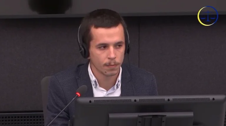 Periodista de Kosovo presentado hoy en La Haya, periódico que trabajó con una explicación