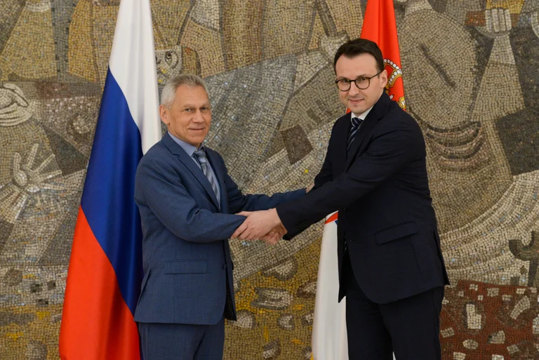 Petkov beklagen den russischen Botschafter: Kosovo hält Brüsseler Dialog Geisel