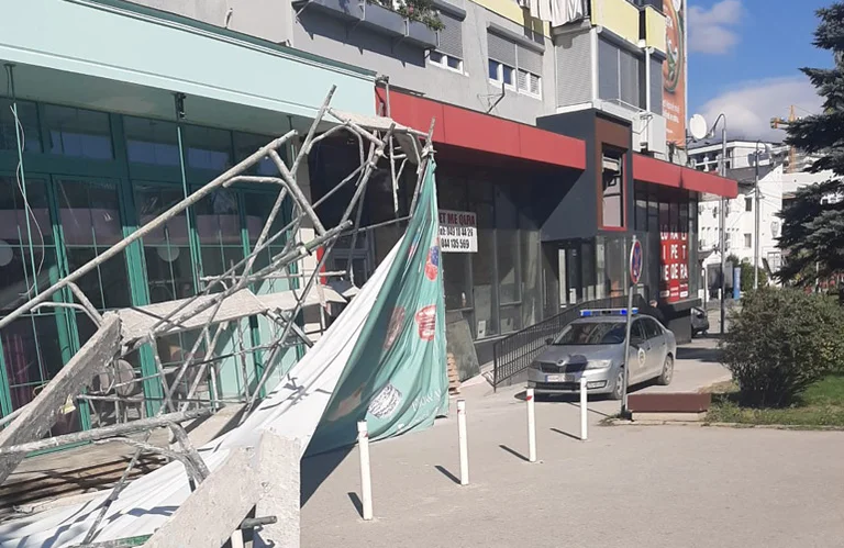 Sie wurden in Gjilan gefangen, das Kind wird nach Hause entlassen, seine Mutter stoppt im Krankenhaus