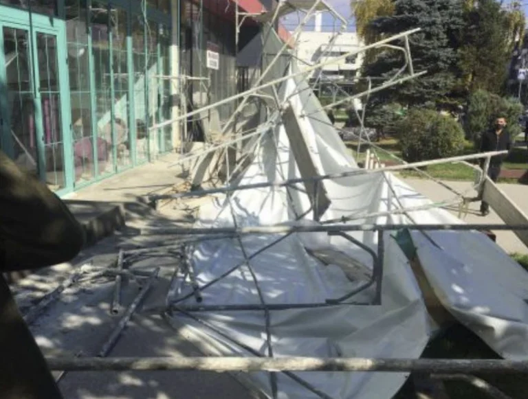 Das Krankenhaus in Gjilan gibt Details über die Mutter und ihr Kind, die vom Skelett getroffen wurden