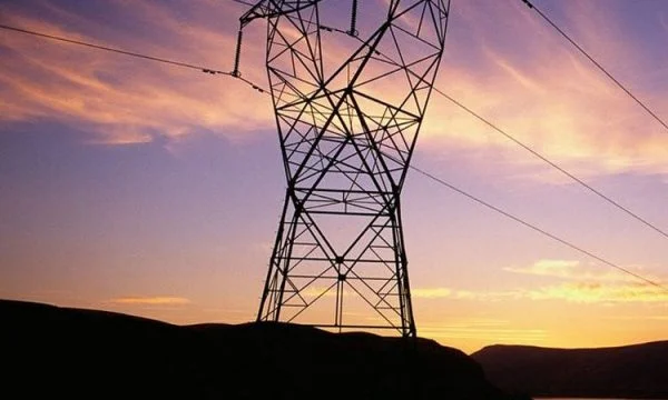 Strom- und Ölstrompreise weiter zu wachsen weltweit