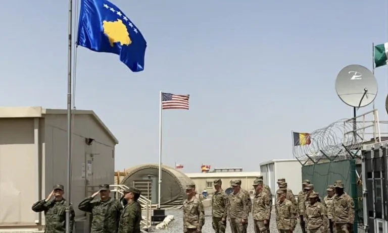 L'America ringrazia il nostro esercito per la missione del Kuwait: Insieme, più forte che mai