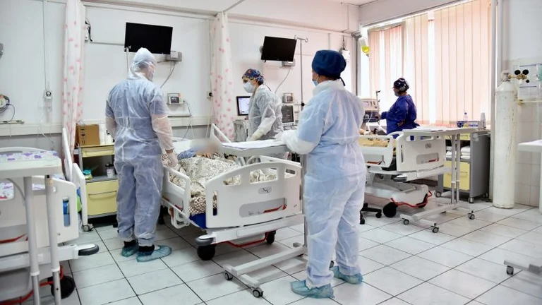Acht Patienten mit Sauerstofftherapie im Krankenhaus Gjakova