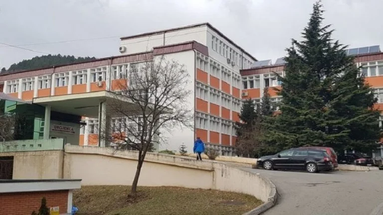 169 patients with COVID-19 are being treated at Pec Hospital, 39 in serious condition