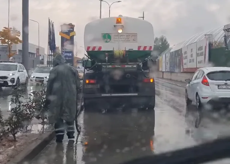 Myth of irrigation: In rain, the team performs irrigation in Prizren
