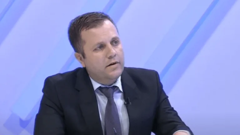 Justice minister boasts that 7 phones and other things were picked up in Dubrava prison