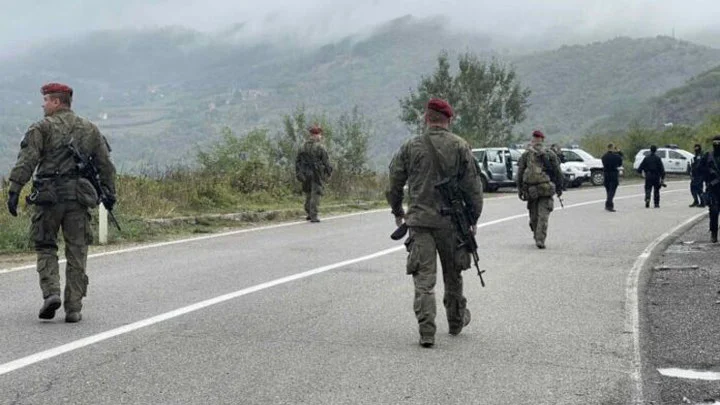 Albania pide una posición clara de la OTAN cuando el ejército serbio se acerca a la frontera de Kosovo