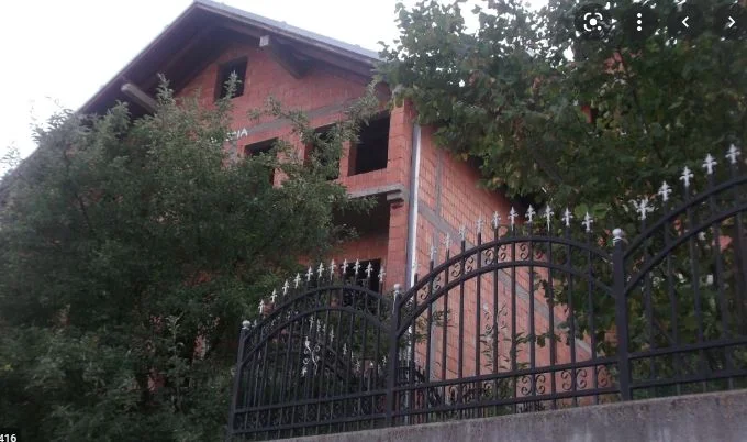 Sí ha trovato la moglie di cinque bambini a casa, il bagno di sangue riferisce il caso della polizia