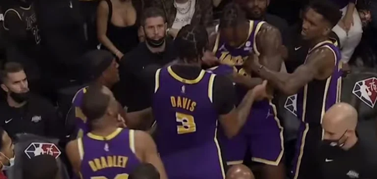 Le due stelle di La Lakers quasi si picchiano: un momento in cui la situazione nel mezzo di una partita passa