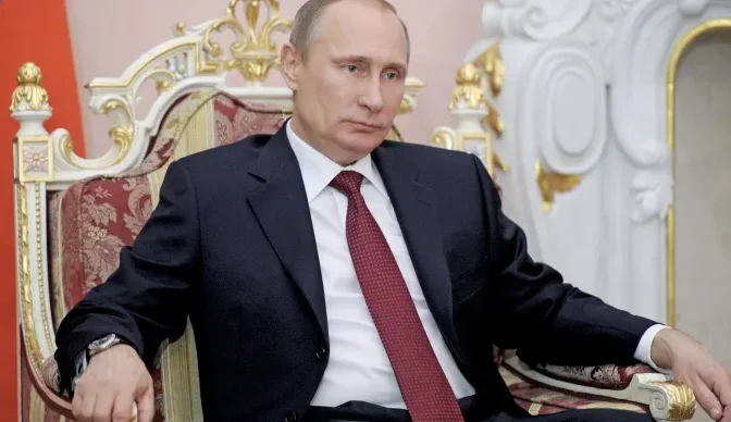 Putin traf den Westen: Sie lehren Kinder, dass sie Geschlecht ändern können, fast Verbrechen gegen die Menschlichkeit