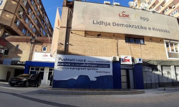LDK akuzon Vetëvendosjen për ngecjen e liberalizimit të vizave