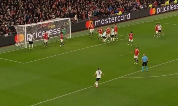 Man United e' cosi' debole che fa sembrare Atalanta una classe mondiale.