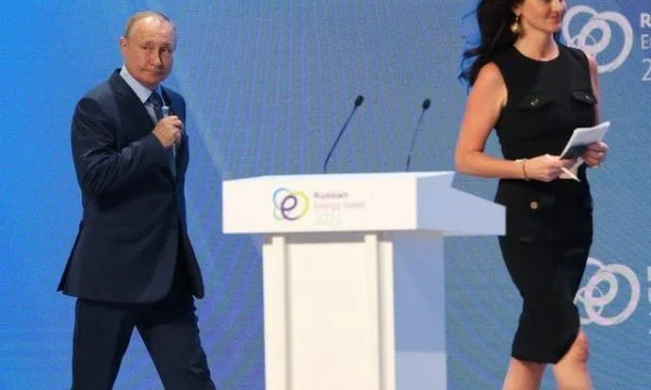Hat der amerikanische Journalist mit Putin flirten, was der Körperspracheexperte gesagt hat?